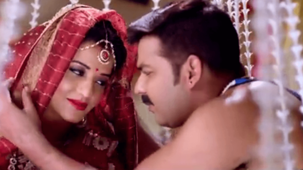 Monalisa-and-Pawan-Singh-Hot-Video