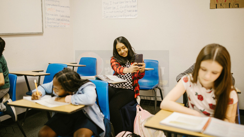 Child using social media with reduced attention span