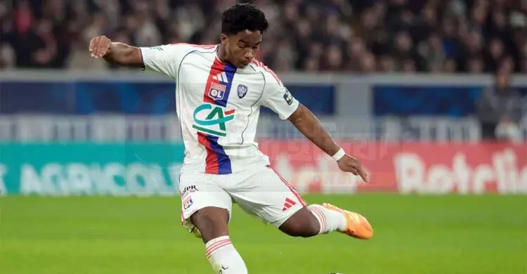 Brazilian footballer Endrick in action